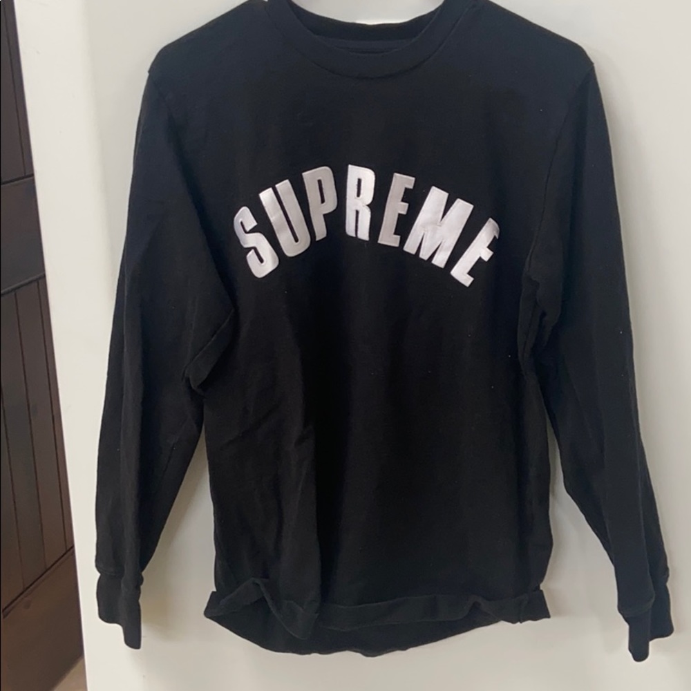 Men’s long sleeve Supreme shirt, black. Size M